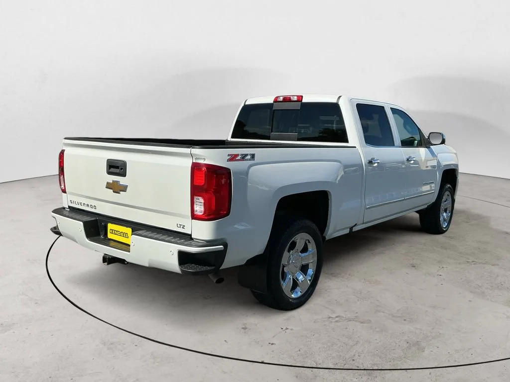 Used 2017 IRIDESCENT PEARL TRICOAT Chevrolet LTZ image 5