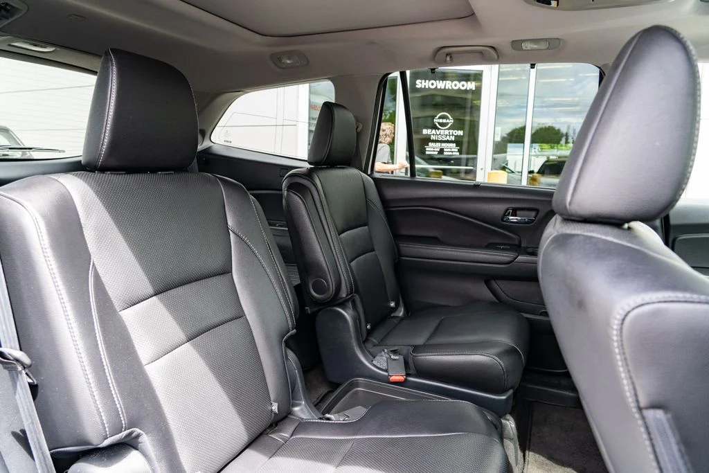 Used 2016 White Honda Elite image 30