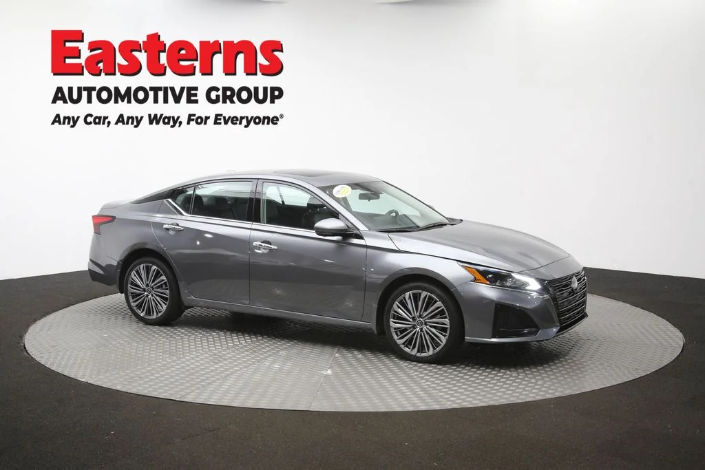 Used 2023 Gray Nissan 2.5 SL image 40