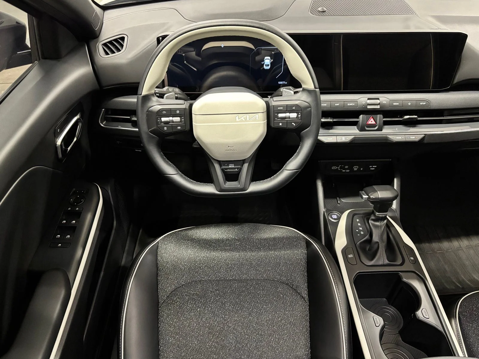 Used 2025 Gray Kia GT-Line image 12