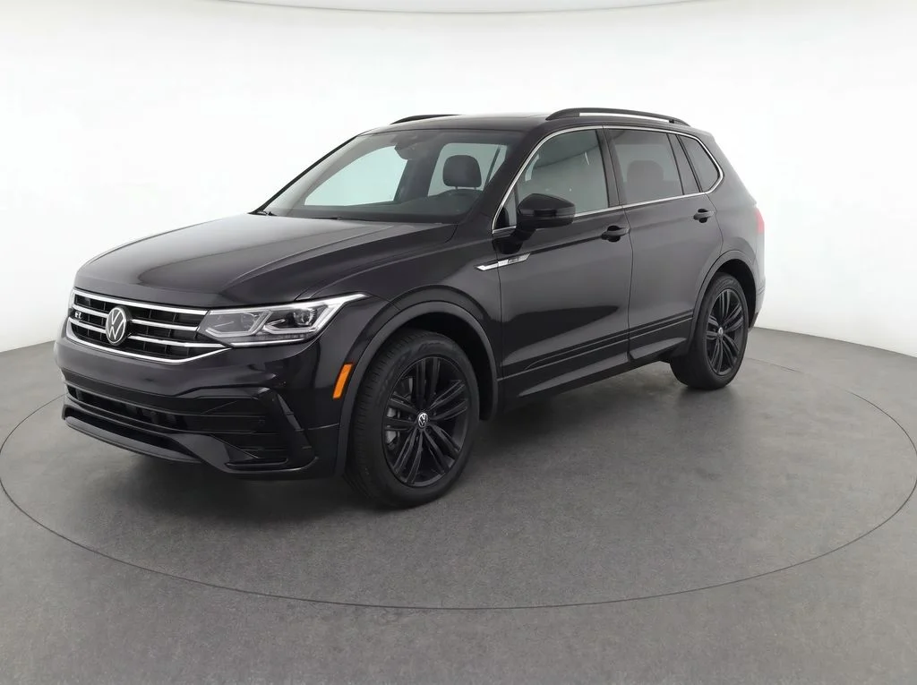 Used 2022 Black Volkswagen 2.0T SE R-Line Black image 1