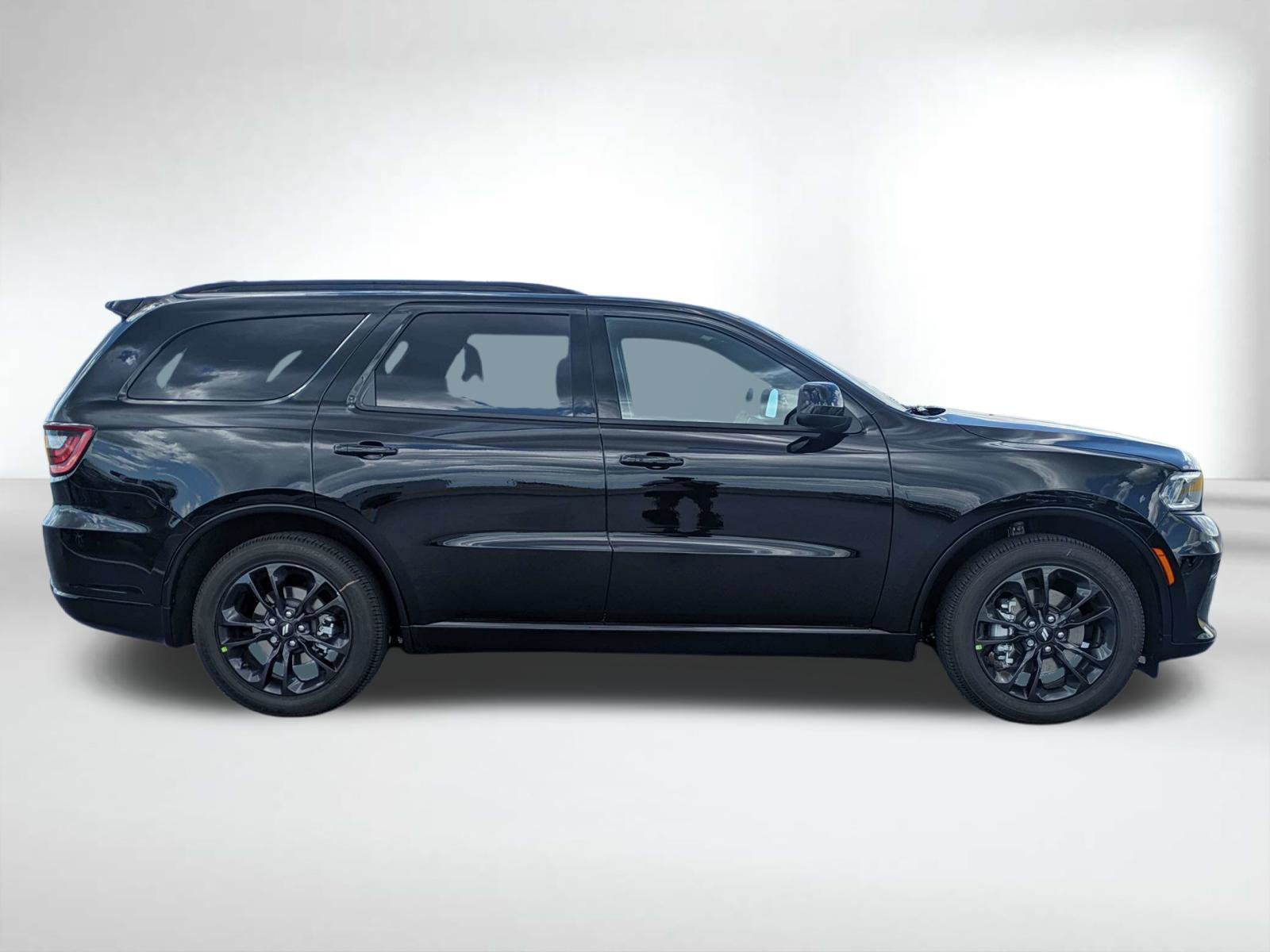 New 2026 Diamond Black Clear-Coat Exterior Paint Dodge GT image 3