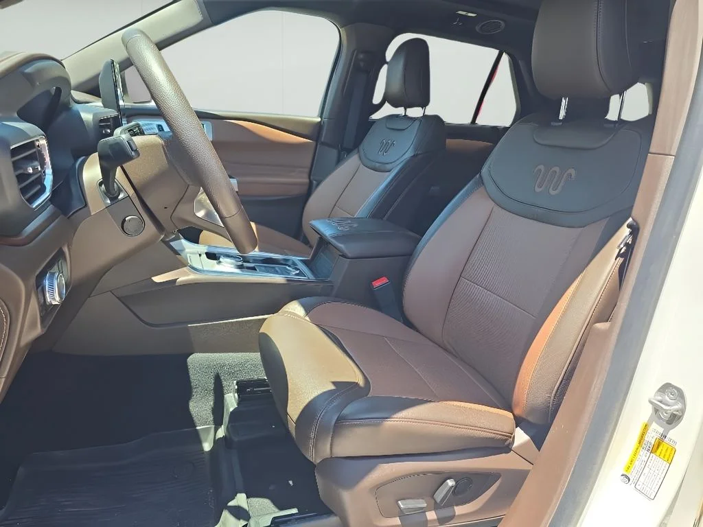Used 2023 White Ford King Ranch image 10