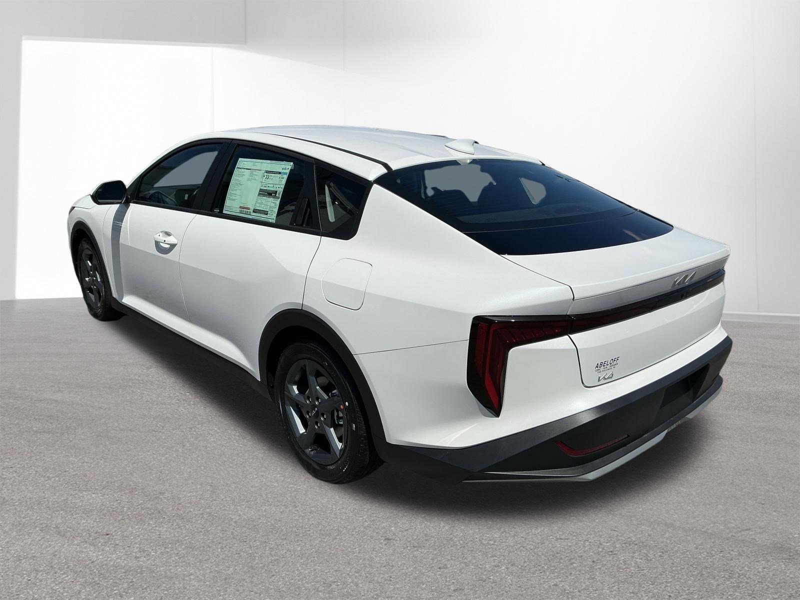 New 2026 Snow White Pearl Kia LXS image 5
