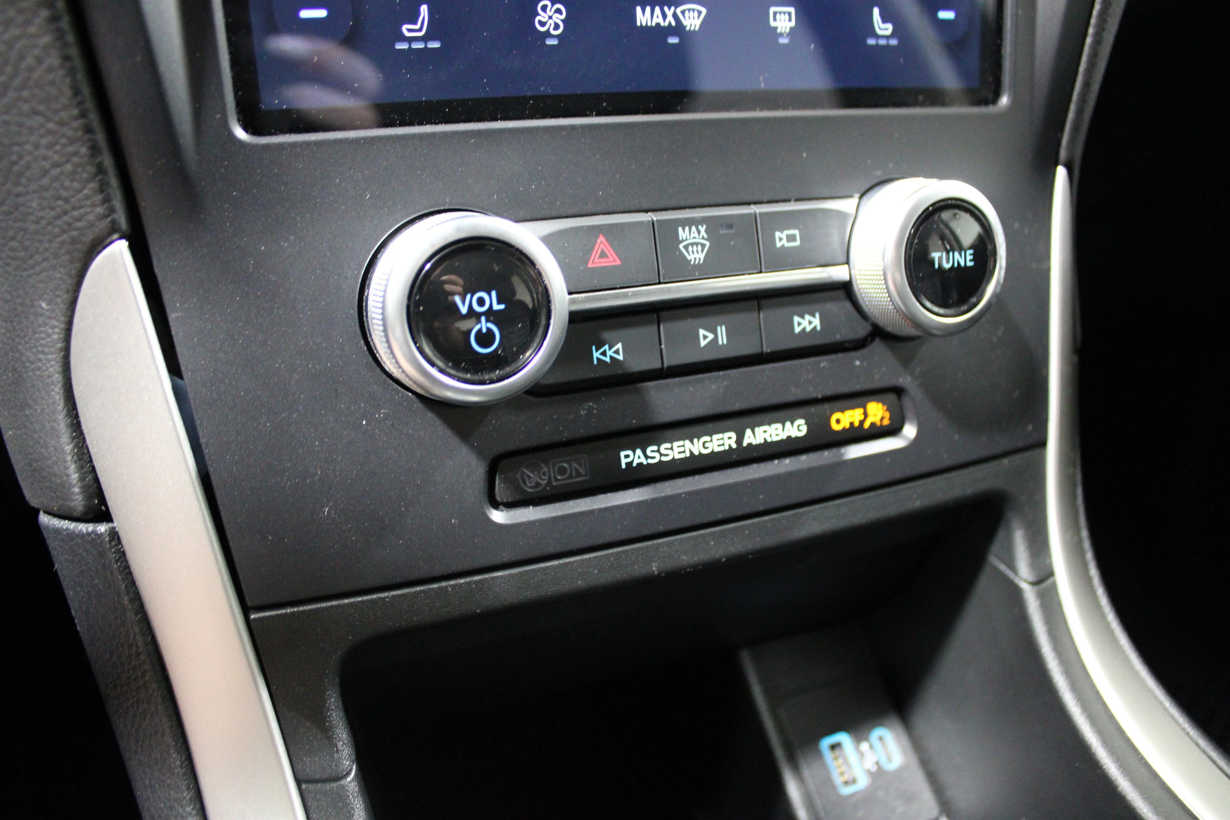 2024 Ford Edge SEL - Photo 16