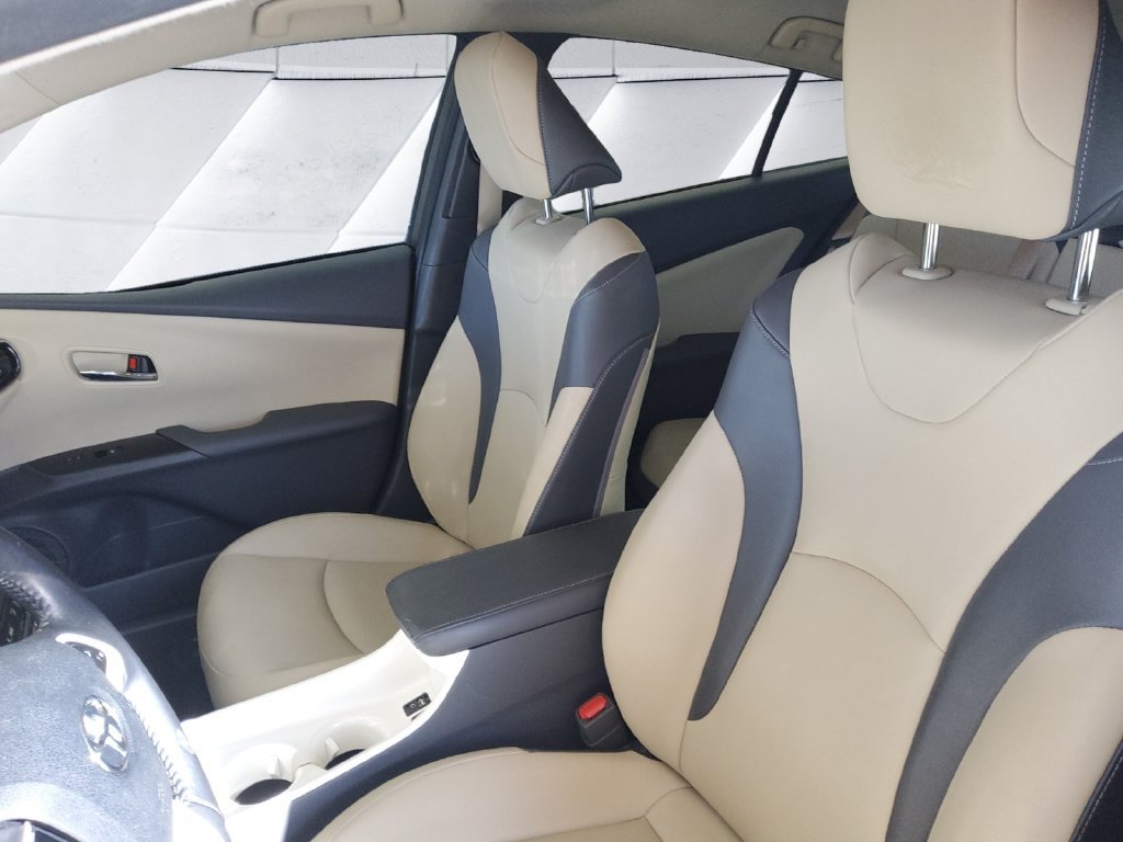 Used 2016 White Toyota Four image 8