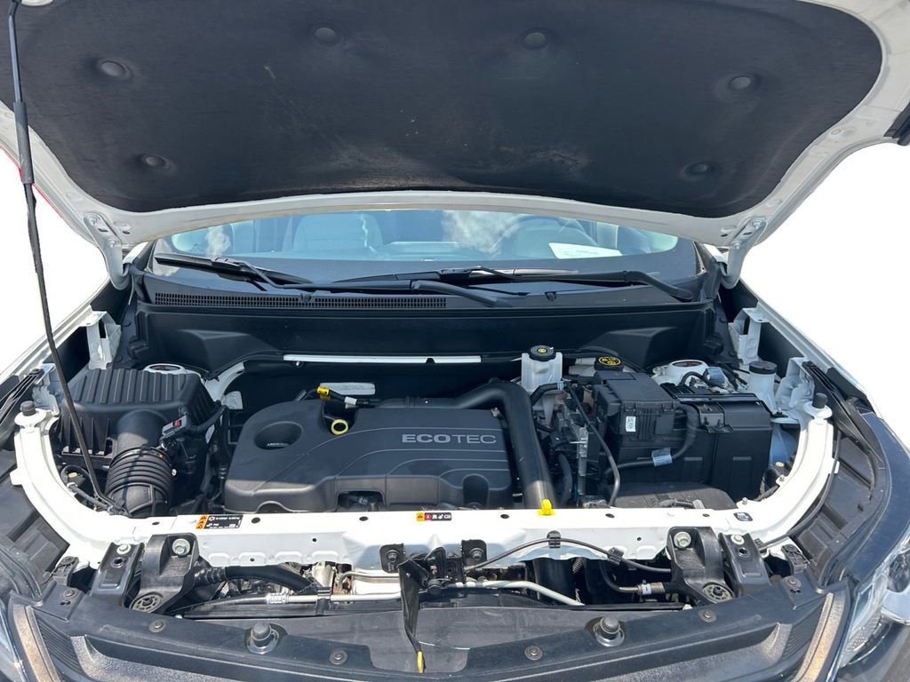 Used 2021 SUMMIT WHITE Chevrolet LS image 14