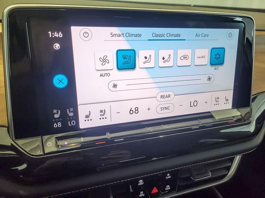 New 2026 Opal White Pearl Volkswagen 2.0T SE w/Technology image 13
