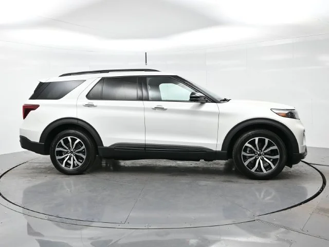 Used 2020 Star White Metallic Tri-coat Ford ST image 8