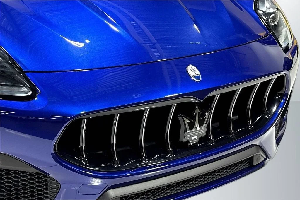 Used 2025 Blu Intenso Metallic Maserati  image 33