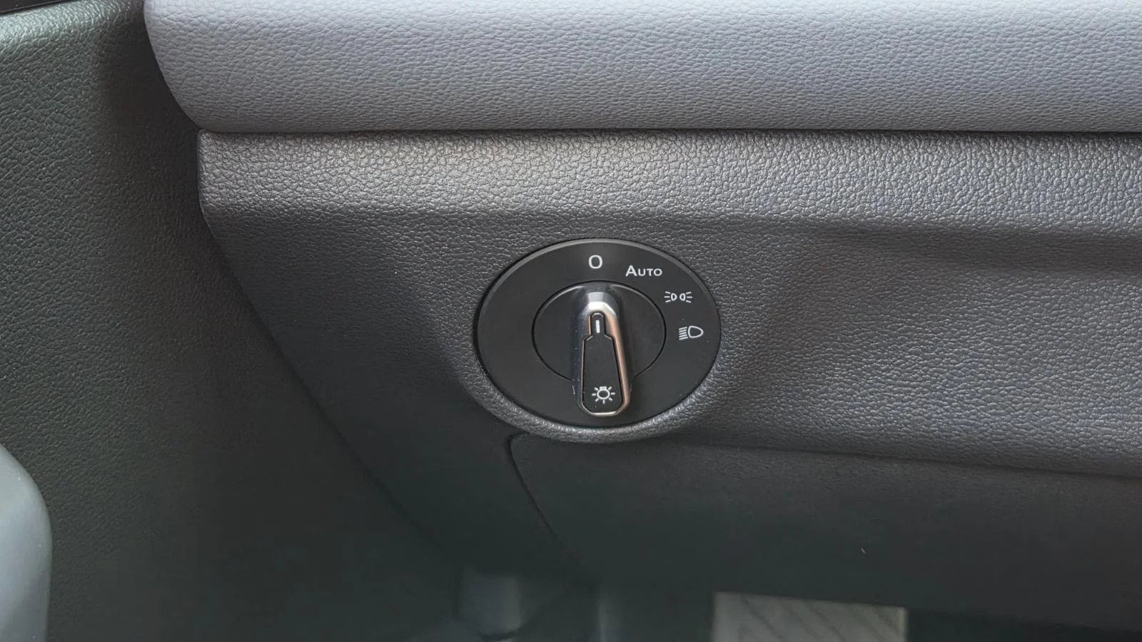 New 2026 Deep Black Pearl Volkswagen SEL image 26