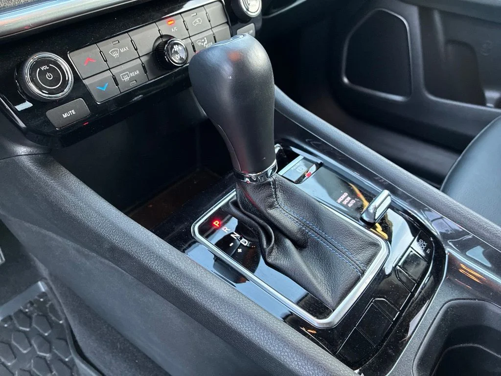 Used 2022 Gray Jeep Latitude image 14