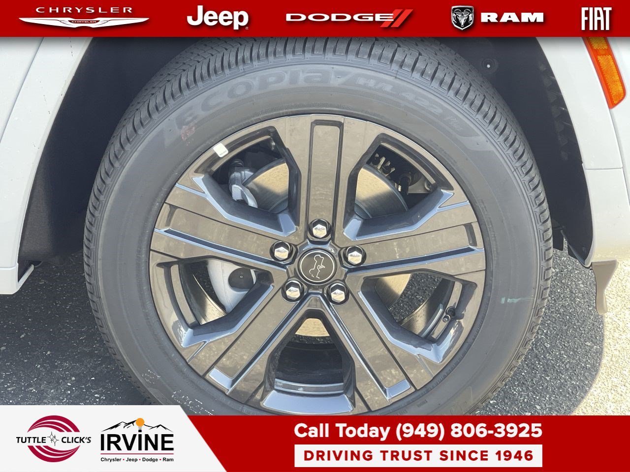 New 2027 Bright White Clear-Coat Paint Jeep Limited Reserve image 16