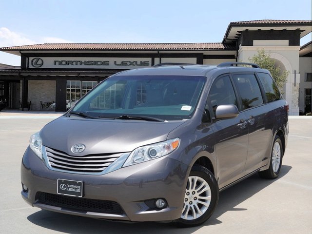 2017 Toyota Sienna XLE