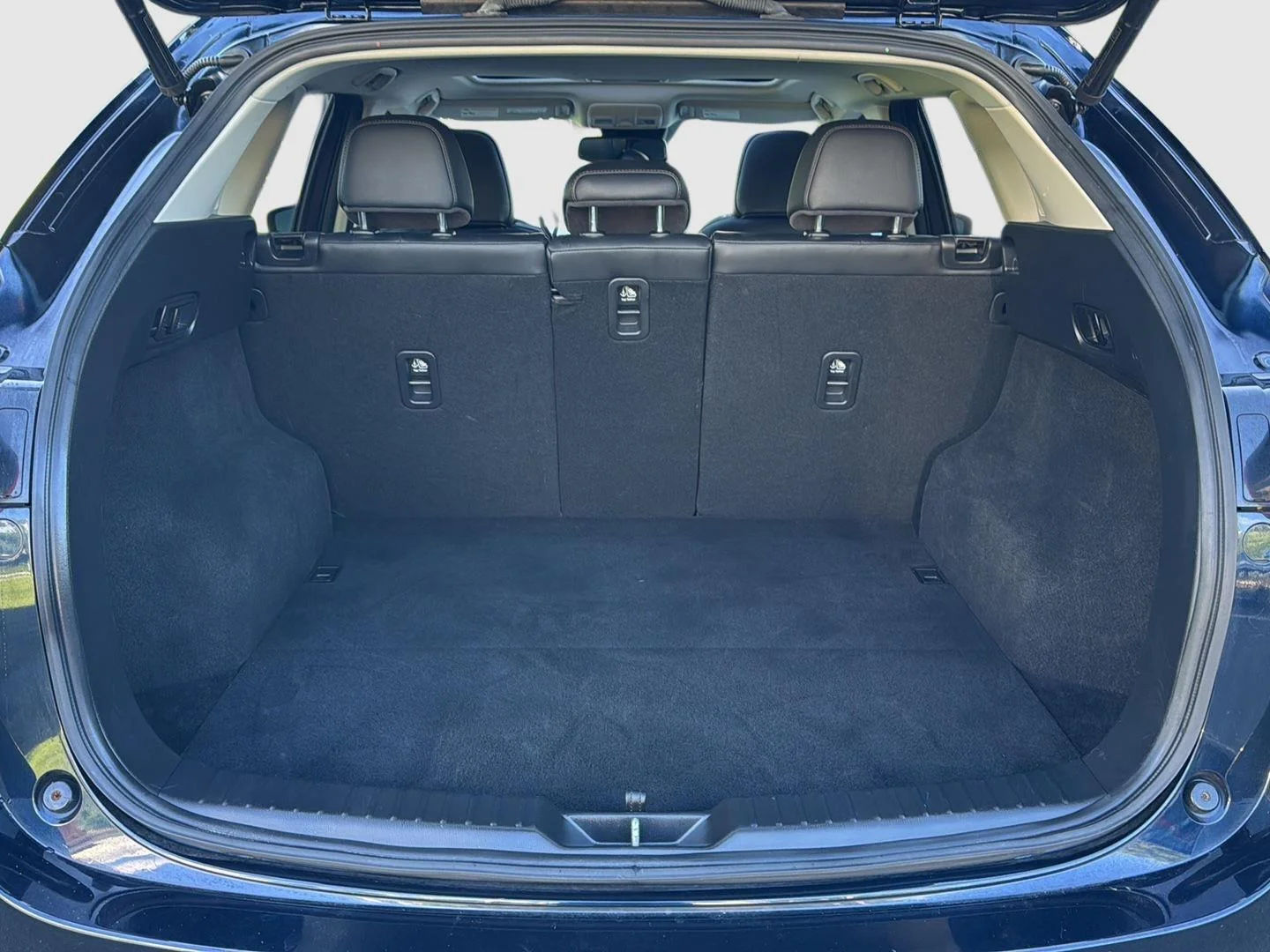 Used 2020 Deep Crystal Blue Mica Mazda Grand Touring image 18