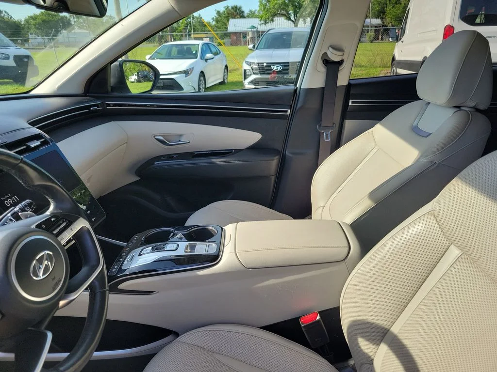 Used 2024 White Pearl Hyundai Limited image 15