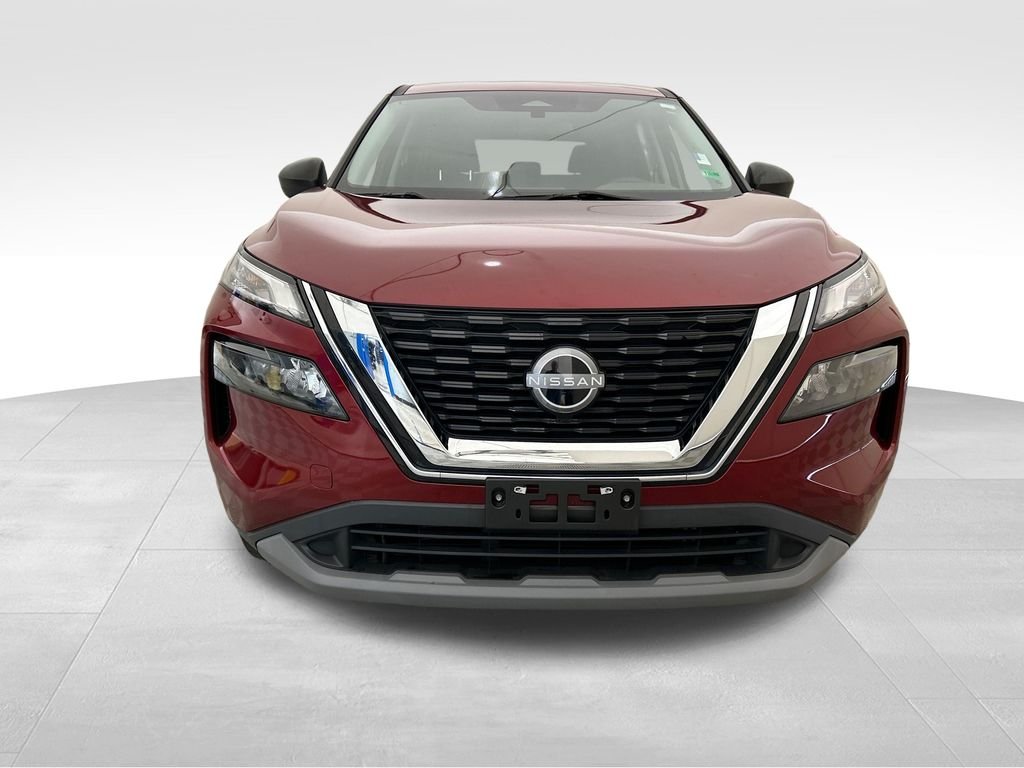 Used 2023 Red Nissan S image 9