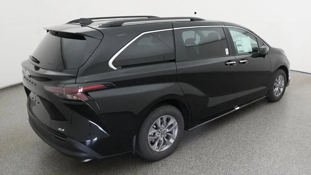 New 2026 Midnight Black Metallic Toyota XLE image 18