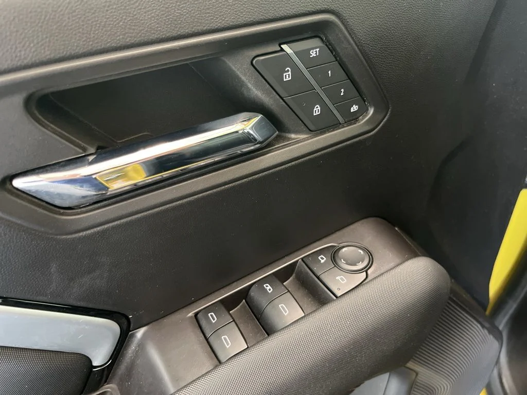 Used 2023 Yellow Chevrolet Z71 image 5