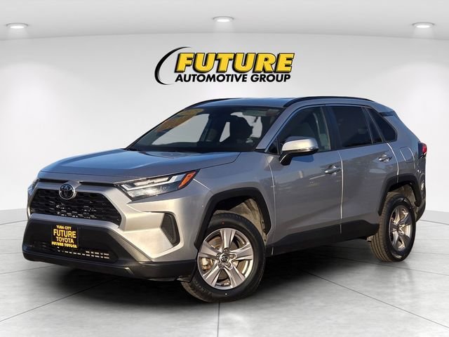Used 2025 Silver Toyota XLE image 8