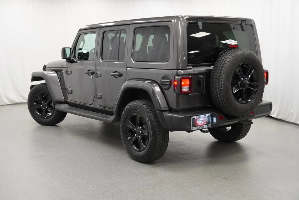 Used 2021 Gray Jeep Unlimited Sahara Altitude image 13