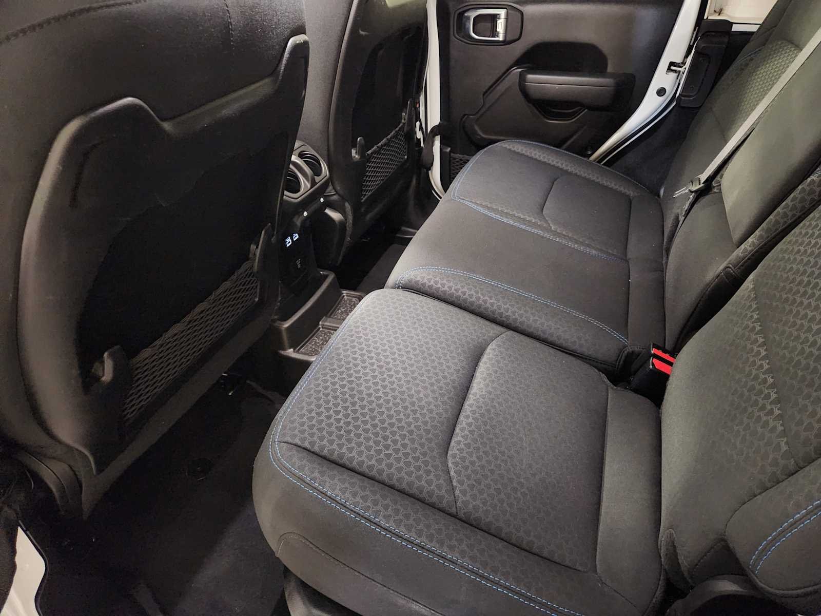 Used 2024 Bright White Clearcoat Jeep Rubicon image 28