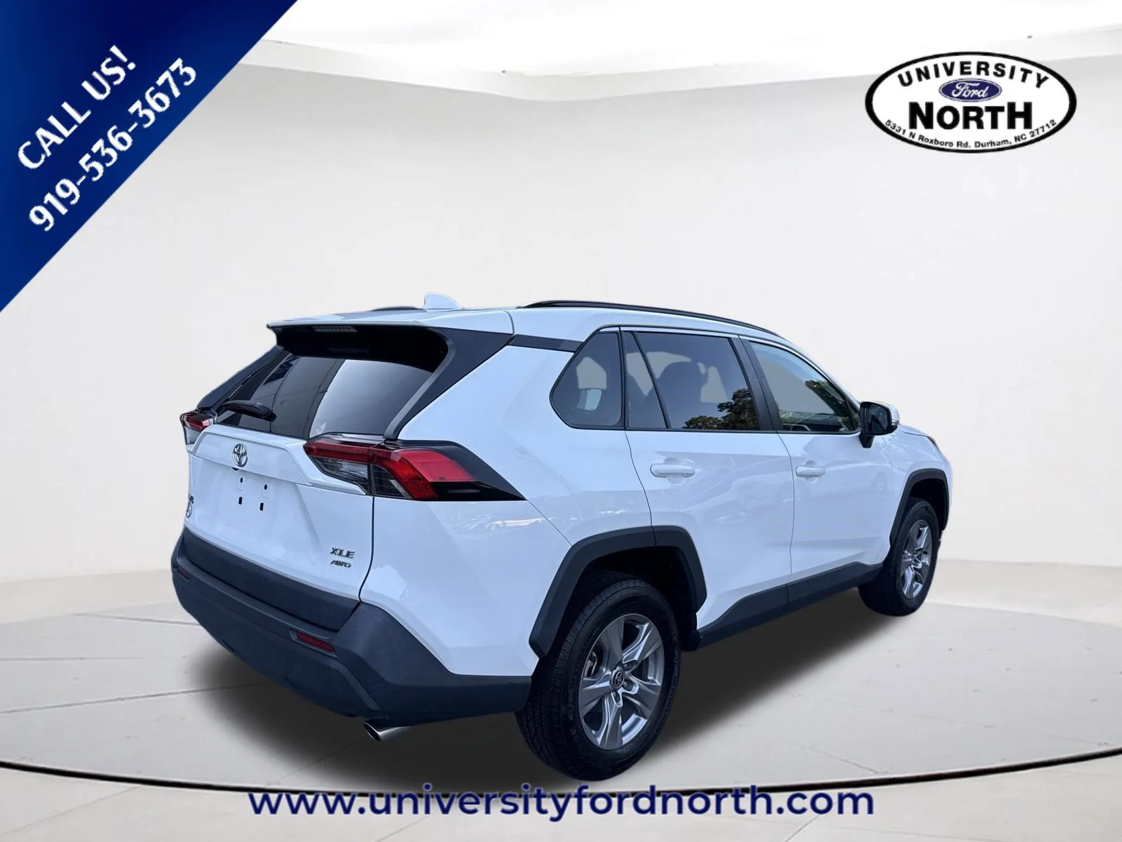 Used 2022 White Toyota XLE image 7