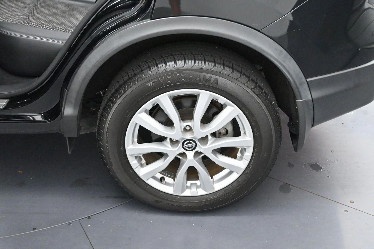 Used 2020 Magnetic Black Pearl Nissan SV image 32