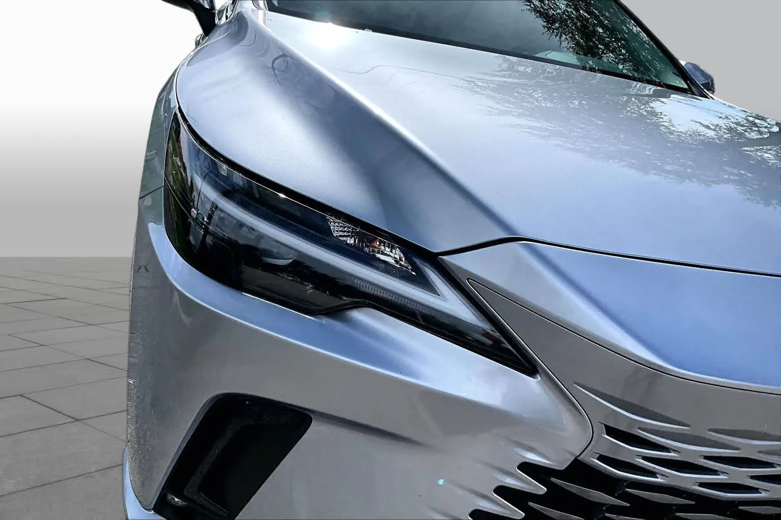 Used 2024 Iridium Lexus Premium image 28