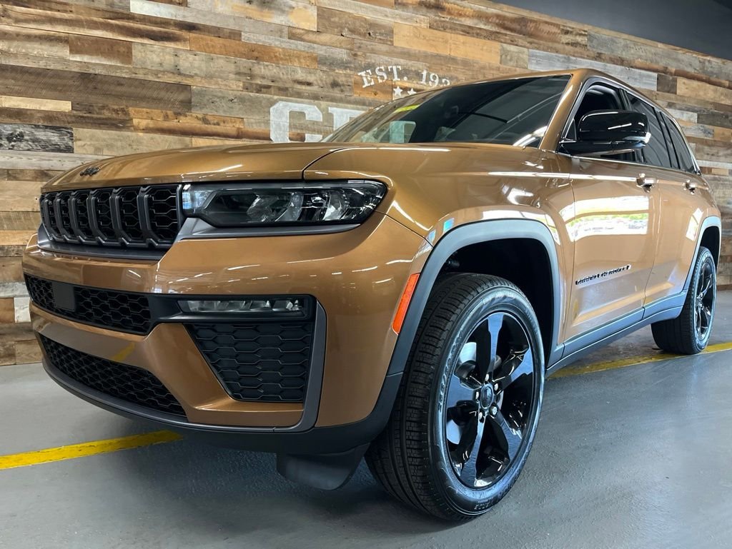 New 2026 Copper Shino Metallic Clear-Coat Exterior Paint Jeep Limited image 14