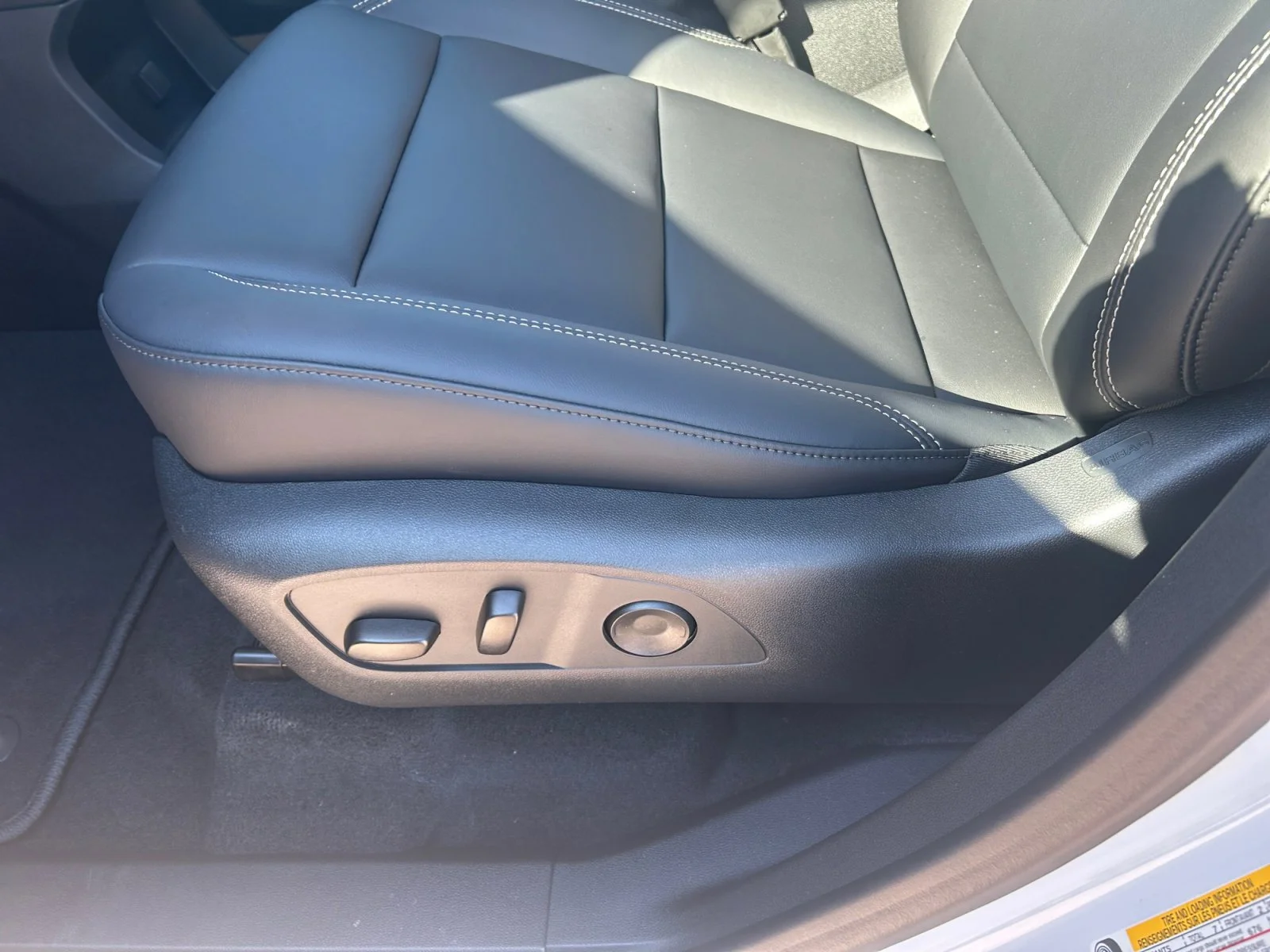 New 2026 Summit White GMC Elevation AWD image 15