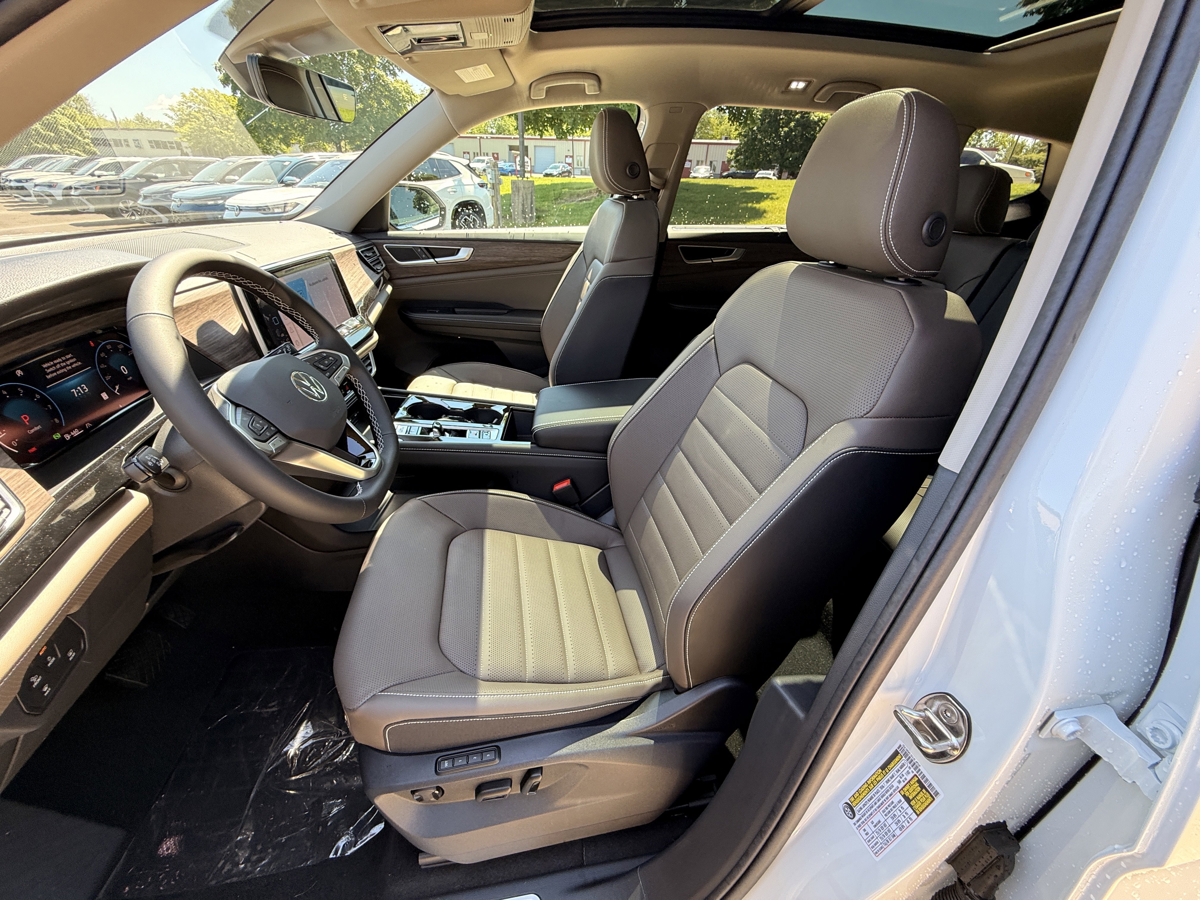 New 2026 Opal White Pearl Volkswagen 2.0T SEL image 25