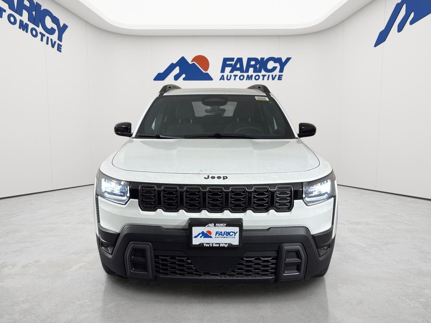 New 2026 Bright White Clear-Coat Exterior Paint Jeep Laredo image 3