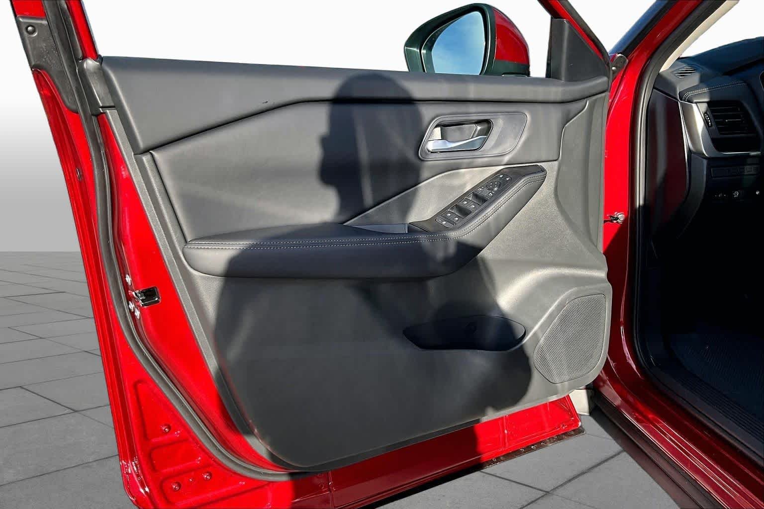 New 2027 Scarlet Ember Tintcoat Nissan SV image 10
