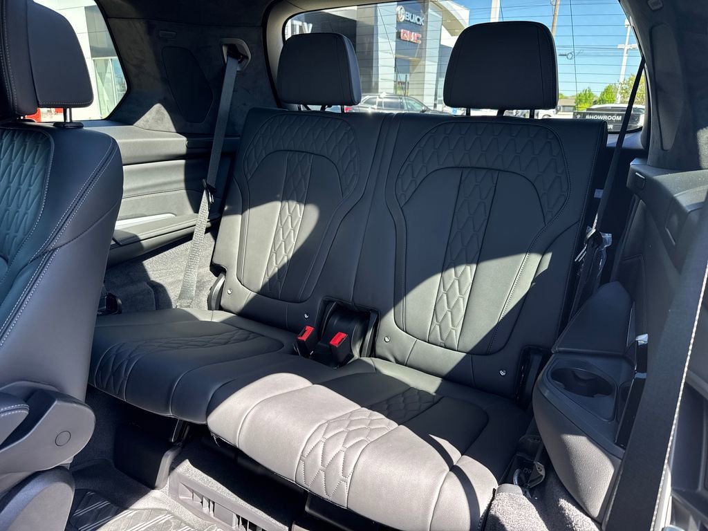 2025 BMW X7 M60i - Photo 41