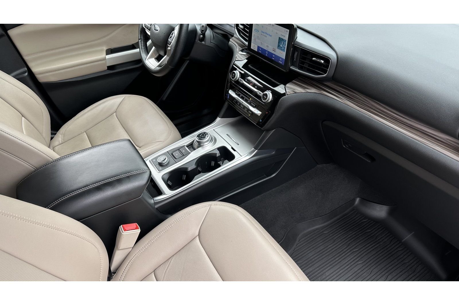 2022 Ford Explorer Limited - Photo 17