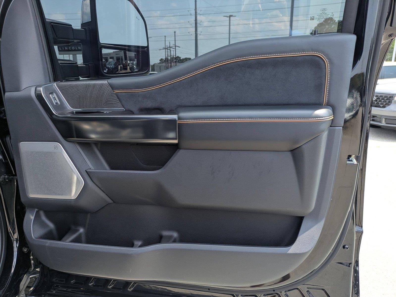 Used 2024 Agate Black Metallic Ford Platinum image 32