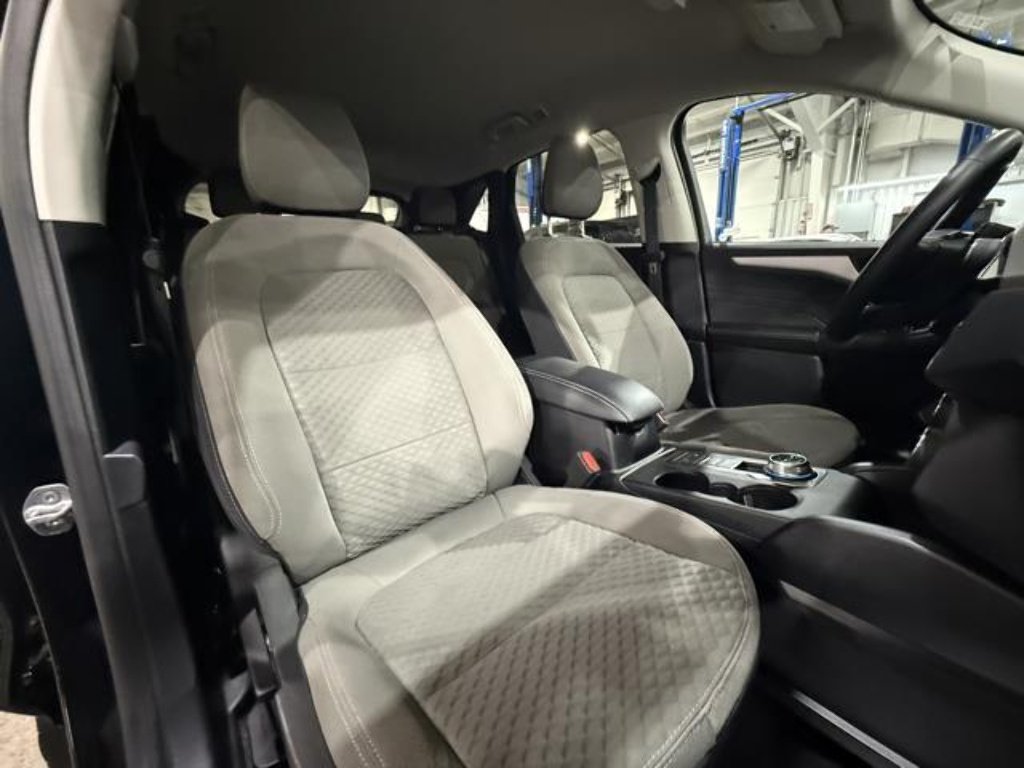 Used 2022 Agate Black Ford SE image 20