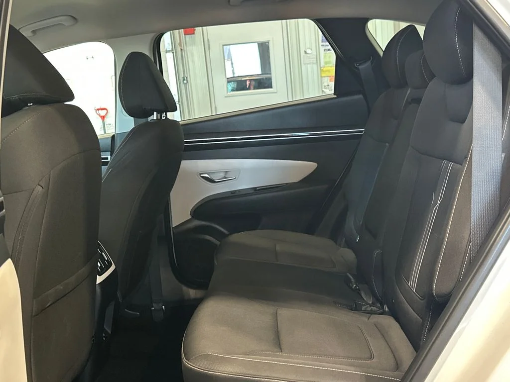 Used 2024 White Hyundai SEL image 31