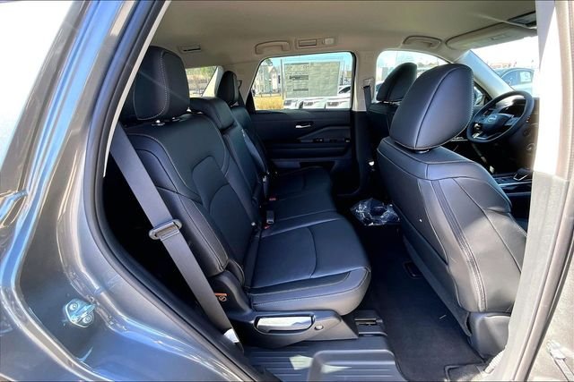 New 2026 Nissan Pathfinder SL 4D Sport Utility