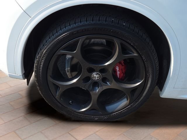Used 2022 White Alfa Romeo Veloce image 4