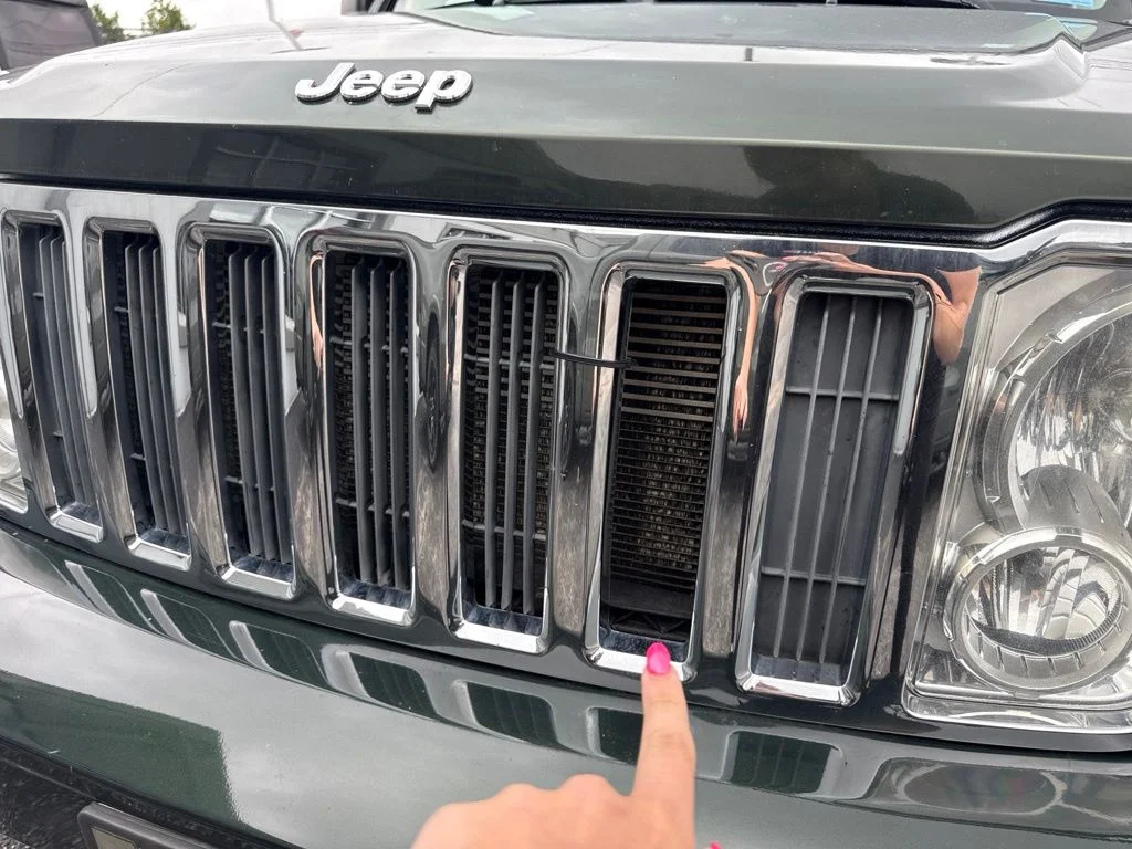 Used 2011 Green Jeep Limited image 2