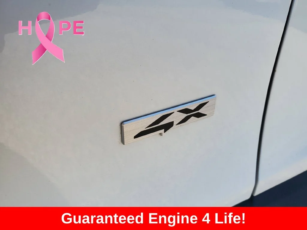 Used 2025 White Kia S image 32
