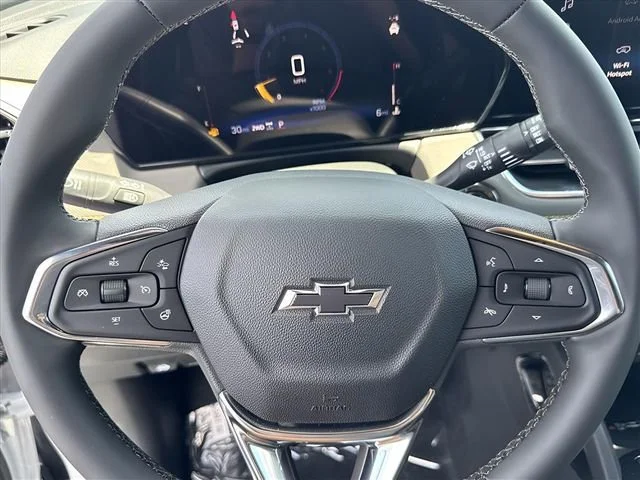 New 2026 Iridescent Pearl Tricoat Chevrolet ACTIV image 8