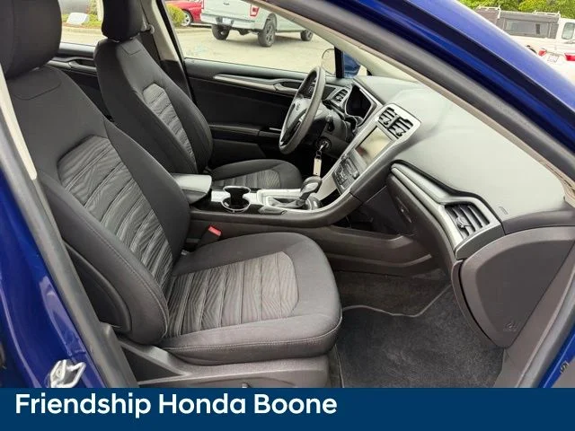 Used 2016 Blue Ford SE image 36