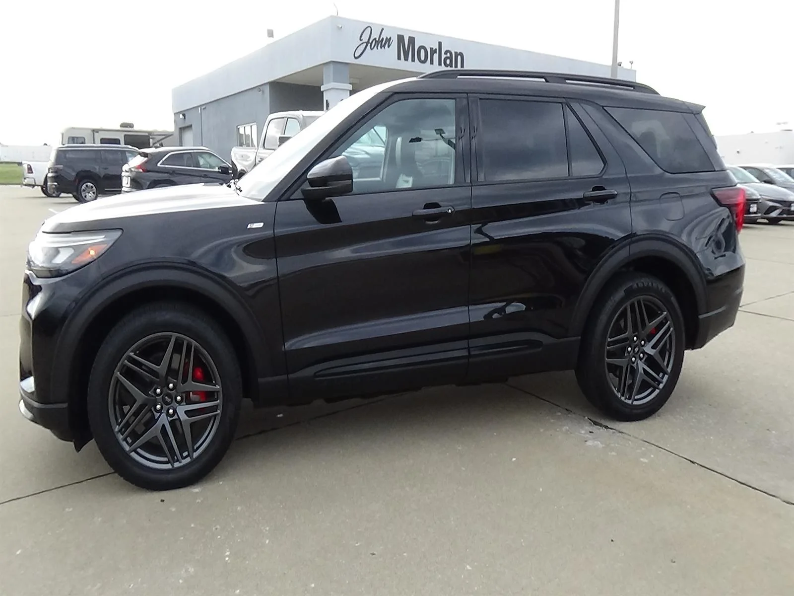 Used 2025 Agate Black (um) Ford ST-Line image 1