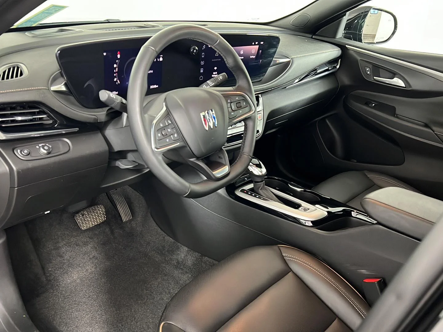 Used 2024 Ebony Twilight Metallic Buick Avenir image 2