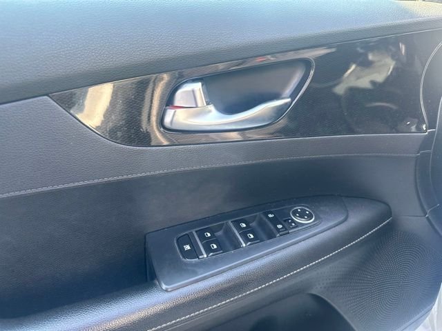 Used 2020 White Kia GT-Line image 16