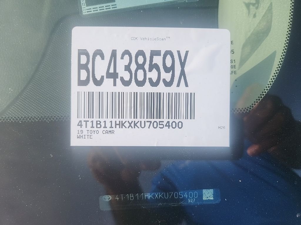 Used 2019 Silver Toyota SE image 5