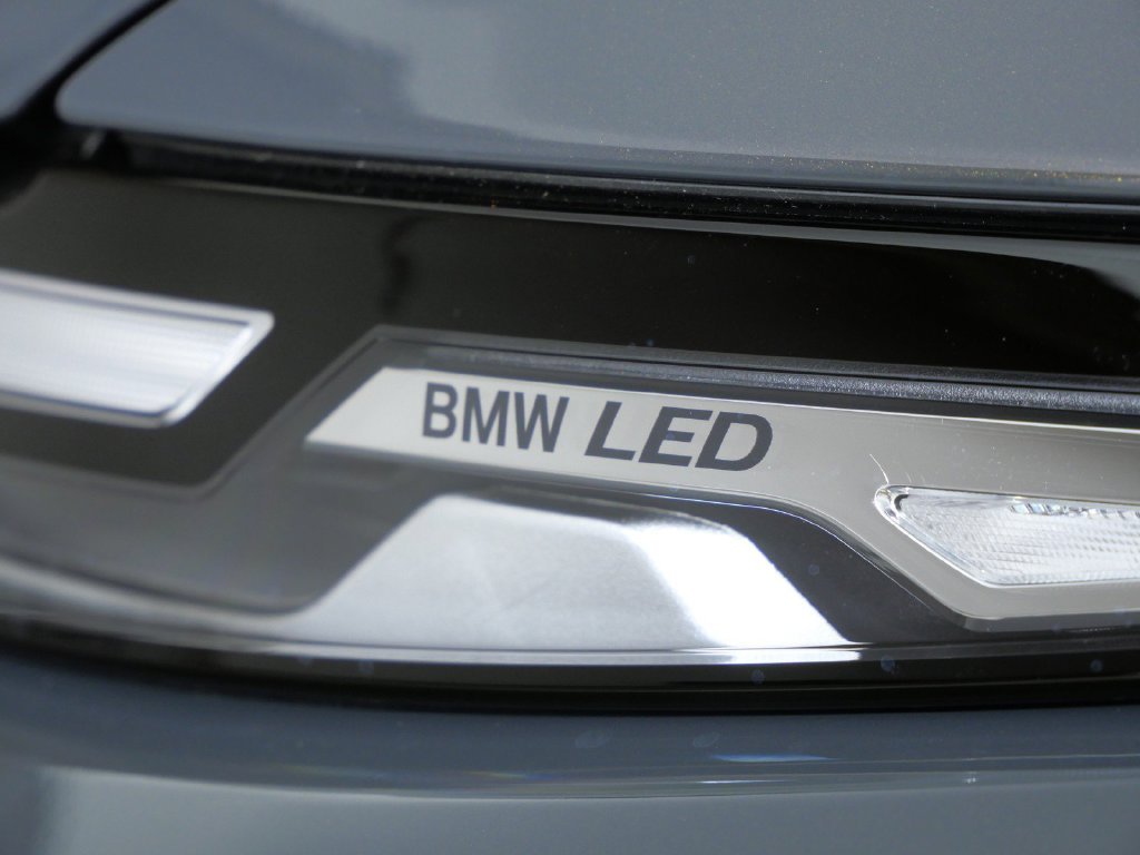 New 2027 Dravit Grey Metallic BMW xDrive40i image 4